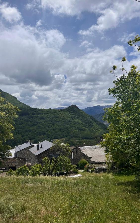 Apartamentos Turisticos: Tu Casa En Sahun Exterior foto