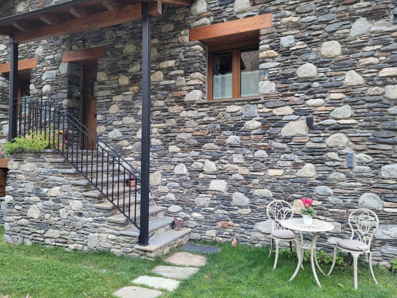 Apartamentos Turisticos: Tu Casa En Sahun Exterior foto
